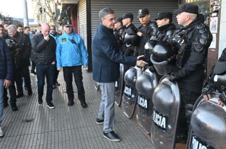 Operativo manteros en Liniers